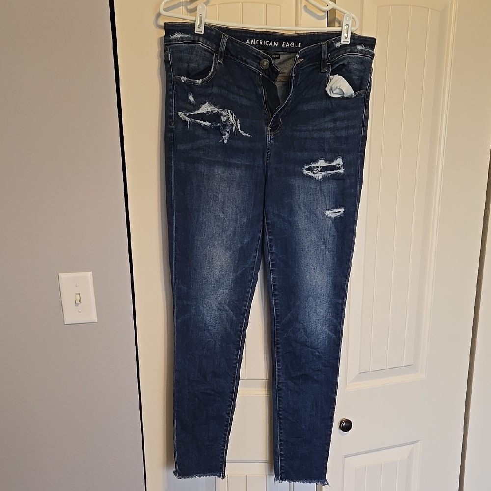 American Eagle Outfitters Women's Distressed Blue Jeans